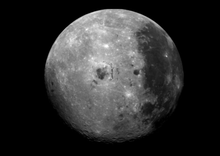 Descoberta de caverna na Lua pode abrigar futuras missões