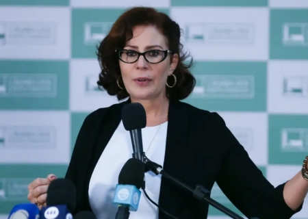 Carla Zambelli renuncia ao mandato; Câmara dará posse ao suplente