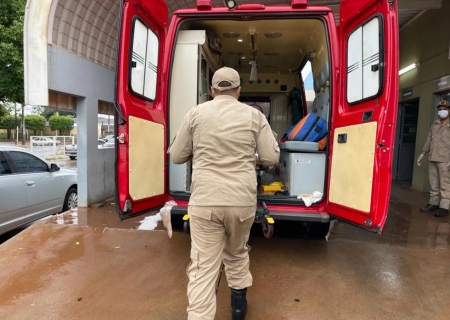 Idoso fica ferido após colisão entre bicicleta elétrica e moto em Nova Andradina
