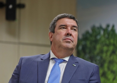 Eduardo Riedel lidera cenários para reeleição em MS; aponta pesquisa Real Time Big Data