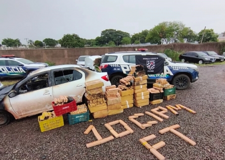 Perseguição termina em incêndio e apreensão de 830 kg de maconha em Campo Grande