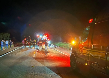 Motorista morre ao colidir na traseira de carreta na BR-267 em Nova Andradina