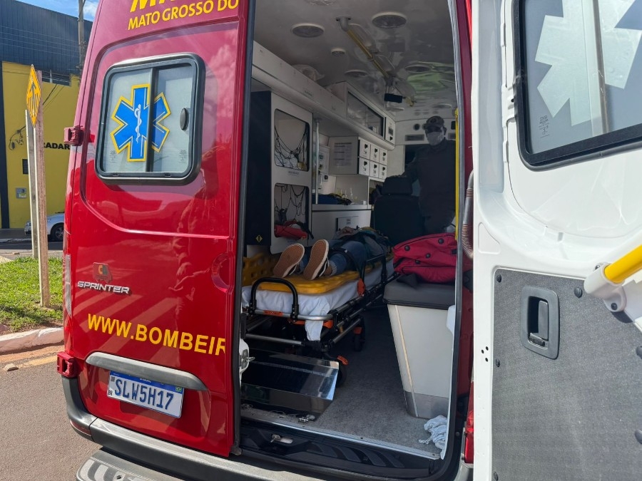 Colisão entre bicicleta elétrica e Jeep deixa jovem ferida em Nova Andradina