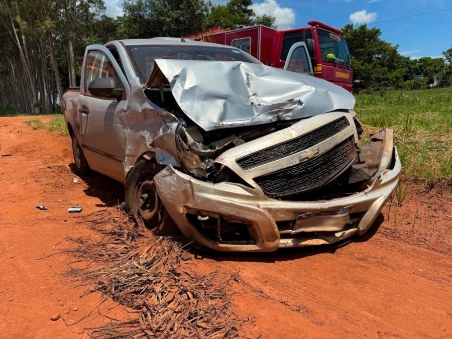 Acidente entre dois veículos deixa feridos na BR-376, entre Ivinhema e Amandina