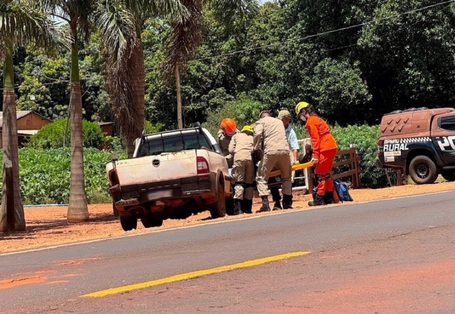 Acidente entre dois veículos deixa feridos na BR-376, entre Ivinhema e Amandina