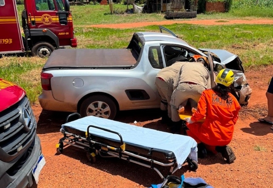 Acidente entre dois veículos deixa feridos na BR-376, entre Ivinhema e Amandina