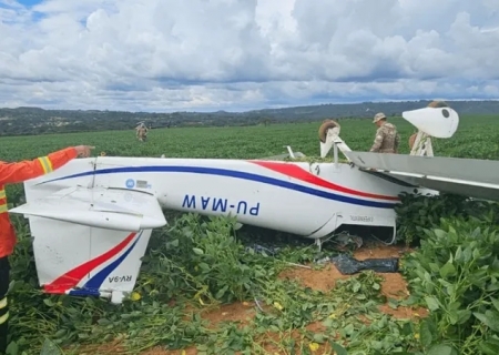 Avião de pequeno porte faz pouso de emergência em lavoura no DF