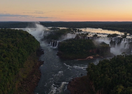 Parque Nacional do Iguaçu bate recorde histórico e ultrapassa 2 milhões de visitantes em 2025