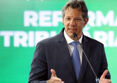 Haddad atribui dívida pública a juros elevados e defende corte da Selic