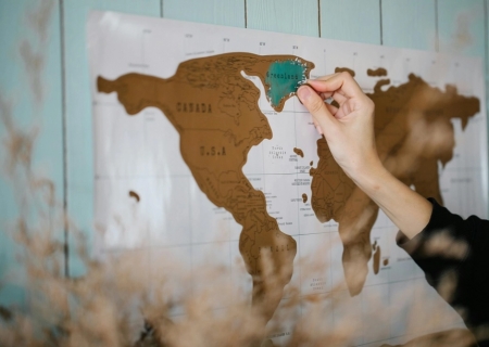 Após Venezuela, Trump ameaça tomar Groenlândia e atacar Colômbia