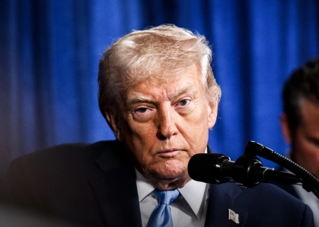 Donald Trump impõe tarifa de 25% a países que negociarem com o Irã