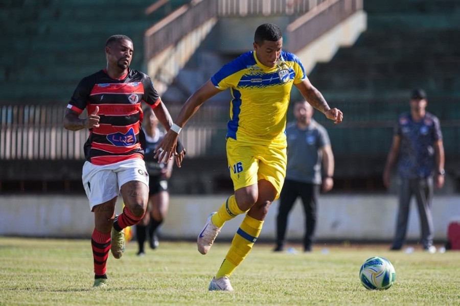 Elisson brilha, Dourados AC vence o Águia Negra e conquista a primeira vitória no Estadual