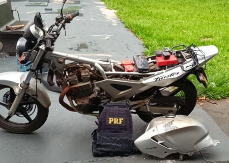 PRF prende traficante com cocaína escondida em tanque de motocicleta na MS-164