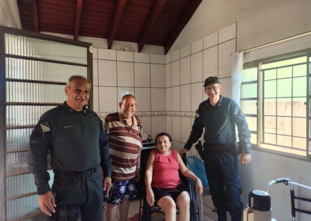 PM realiza visita a policiais veteranos em ação de apoio social em Nova Andradina