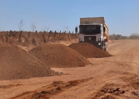 Naleu e Deildo Piscineiro pedem cascalhamento urgente em estradas do Assentamento Santa Olga