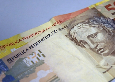 Receita paga lote da malha fina do Imposto de Renda de fevereiro