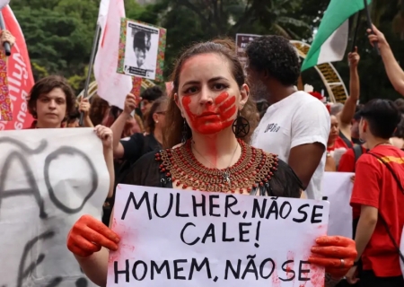 Brasil atinge recorde de feminicídios em 2025: quatro mortes por dia