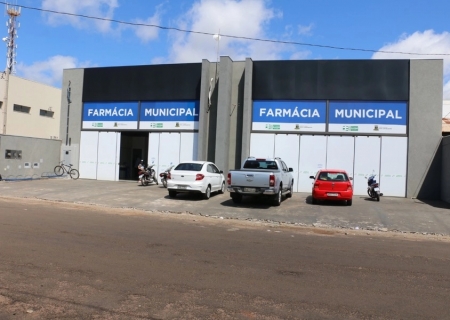Gabriela Delgado 'investiga' demora no atendimento da Farmácia Básica em Nova Andradina