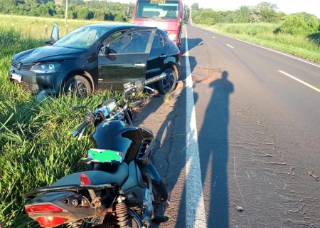 Capotamento e colisão com moto deixam feridos na BR-376 em Ivinhema