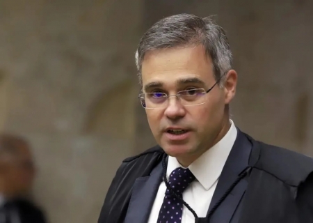 Mendonça acata recurso e ordena que Alcolumbre prorrogue CPMI do INSS