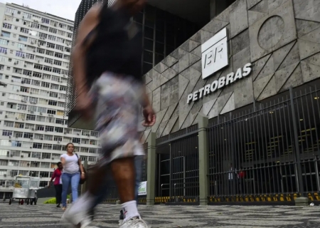 Petrobras diz que está entregando todo o combustível produzido