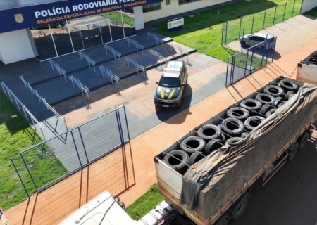 Polícia Rodoviária Federal apreende 220 pneus em Dourados