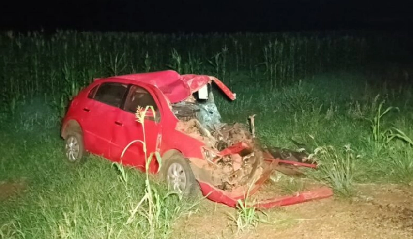 Colisão entre carro e carreta mata homem de 43 anos na região de Deodápolis