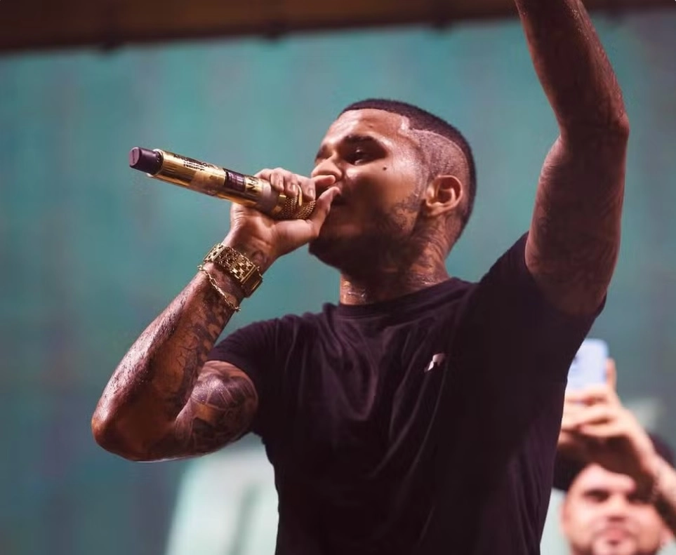 Cantor Anderson Neiff é baleado em ataque a tiros em São Paulo