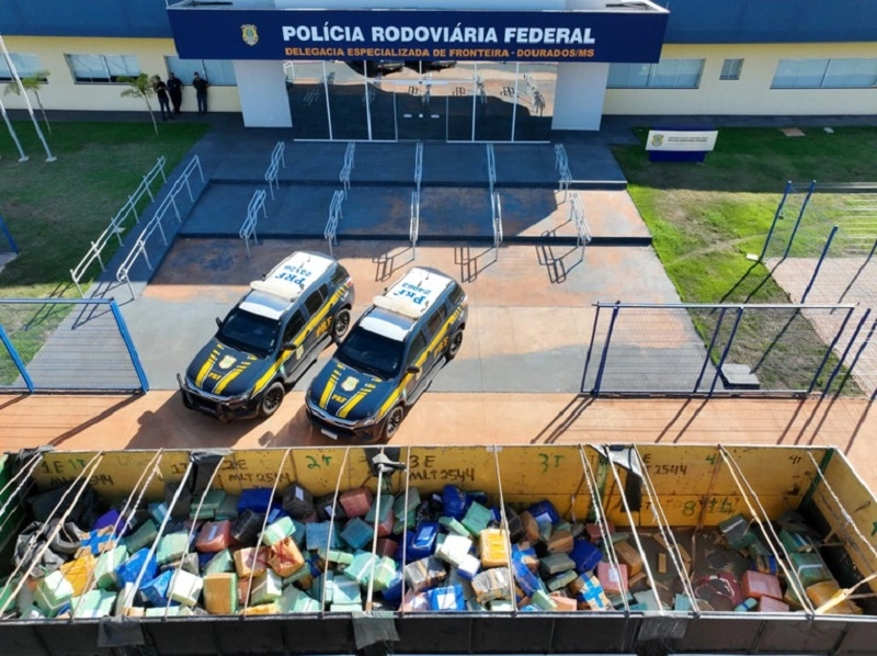 PRF apreende 12,6 toneladas de maconha em MS, maior carga do ano no país