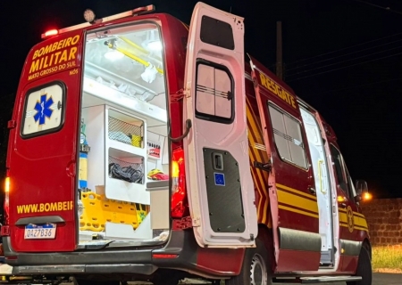 Colisão entre carro e bicicleta elétrica deixa mulher ferida em Nova Andradina