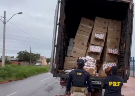 Cigarros contrabandeados são apreendidos em carga de mudança na MS-276 em Batayporã
