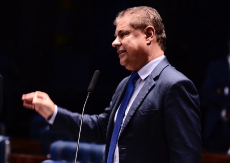 Nelsinho Trad propõe tornar assessor de Trump 'persona non grata'
