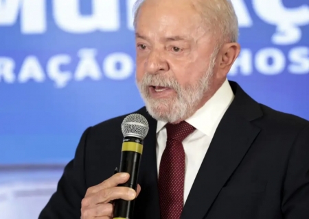 Lula critica ameaças de Trump ao mundo e defende papa Leão XIV
