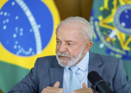 Lula envia ao Congresso projeto de lei pelo fim da escala 6x1