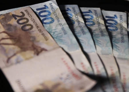 Governo propõe salário mínimo de R$ 1.717 em 2027