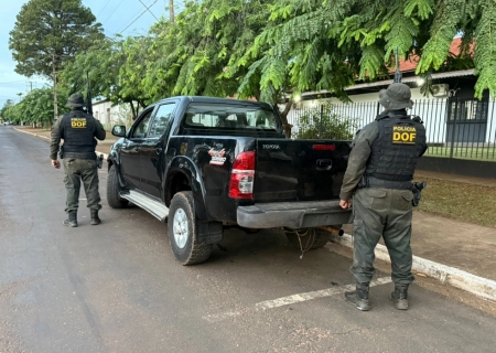 Mulher é presa após fugir de bloqueio do DOF com Hilux adulterada em Ivinhema