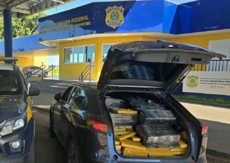 PRF apreende 1,2 tonelada de maconha e recupera veículo furtado em Ivinhema