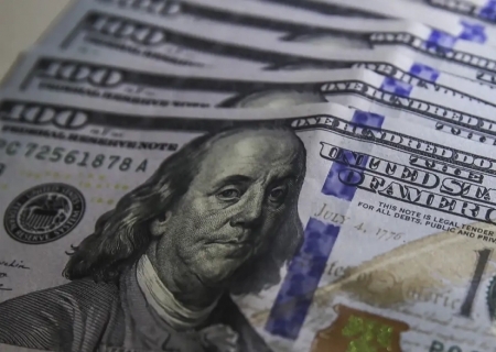 Com dólar caindo, brasileiros batem recorde de gastos no exterior no 1º trimestre