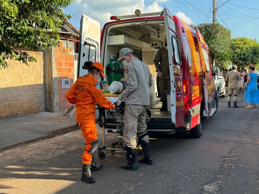 Motociclista fica ferida após porta de carro ser aberta em Nova Andradina