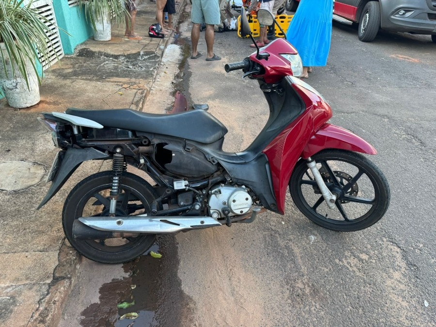 Motociclista fica ferida após porta de carro ser aberta em Nova Andradina