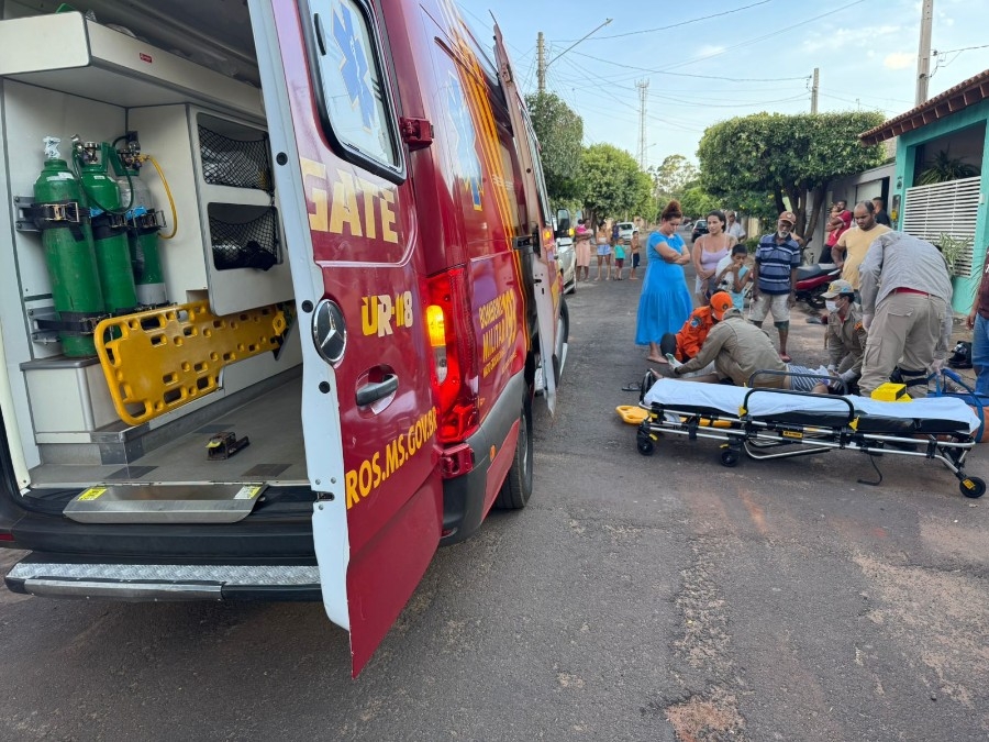 Motociclista fica ferida após porta de carro ser aberta em Nova Andradina