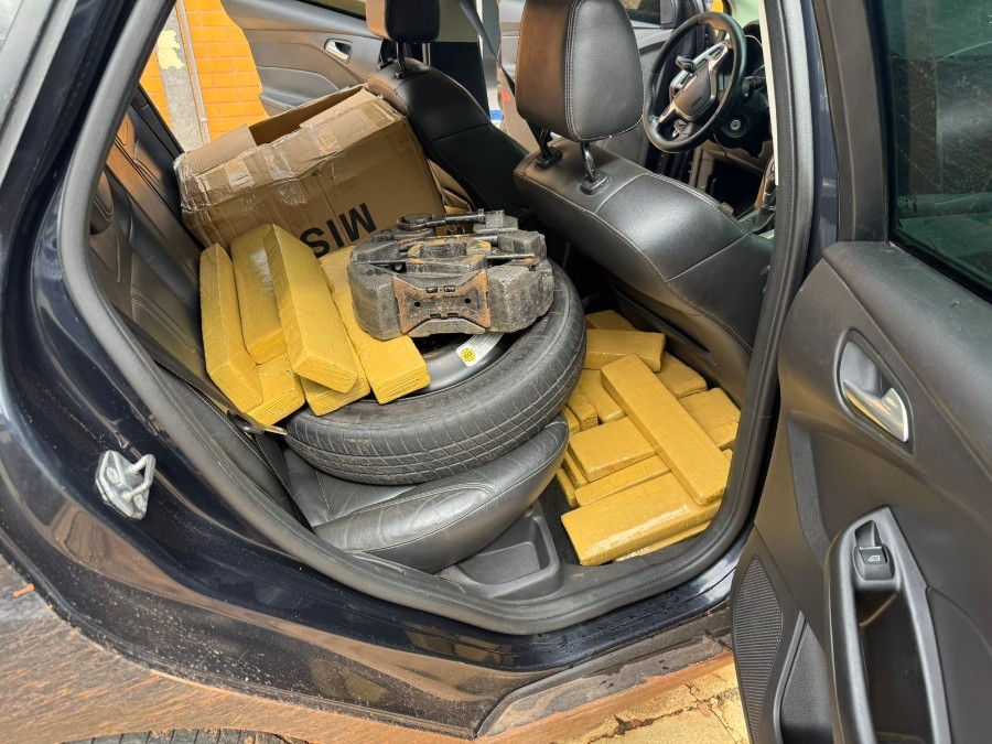 Carro “recheado” com maconha é apreendido em Batayporã