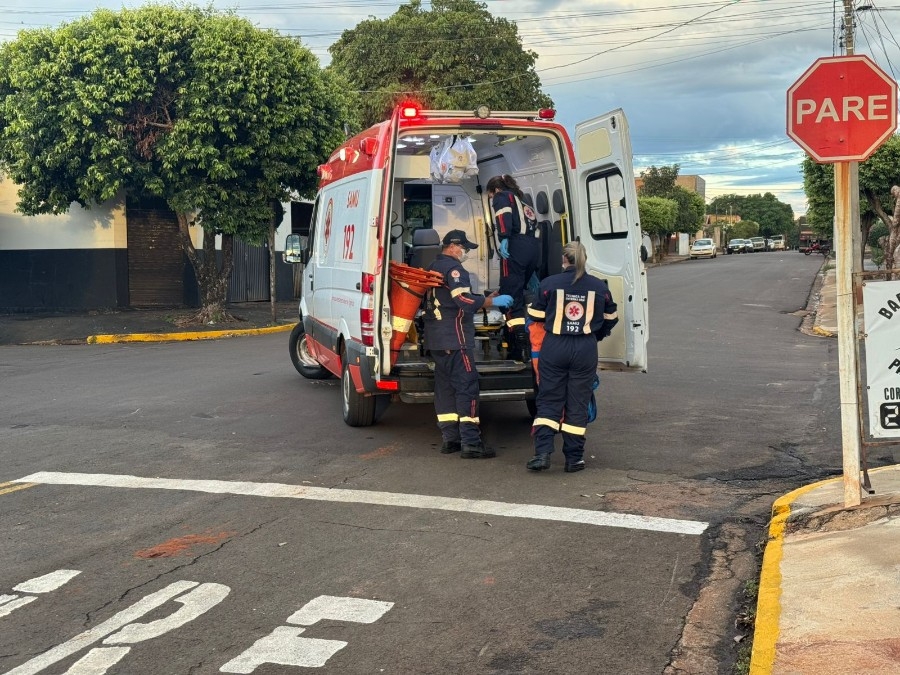Motociclista fica ferida em colisão com Jeep em Nova Andradina