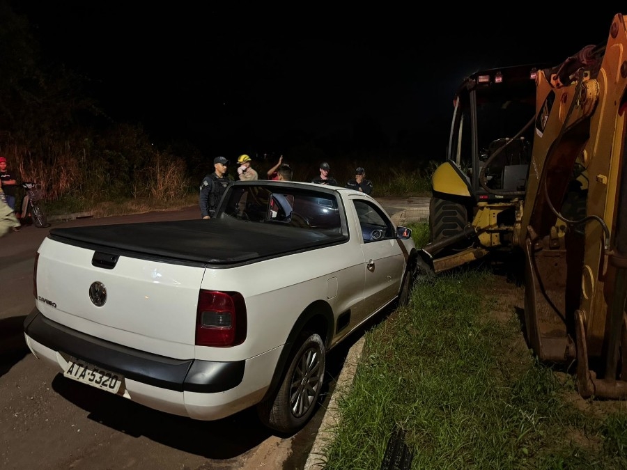 Homem é preso após bater Saveiro em retroescavadeira em Nova Andradina