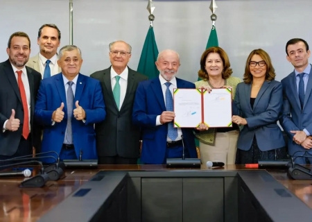 Lula assina MP e acaba com 'taxa das blusinhas'