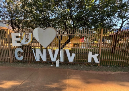 Vandalismo danifica letreiro “Eu Amo Conviver” em Nova Andradina