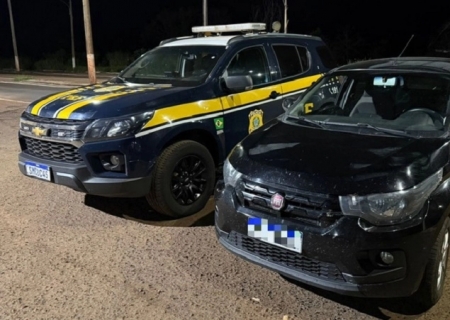 PRF recupera veículo roubado durante fiscalização na BR-267