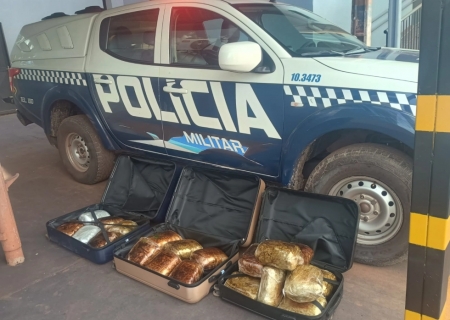 PM prende quatro suspeitos de tráfico transnacional em ônibus em Corumbá