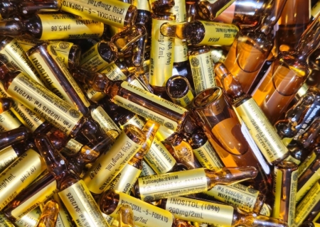Fiscalização apreende medicamentos vencidos em clínica de emagrecimento na Capital