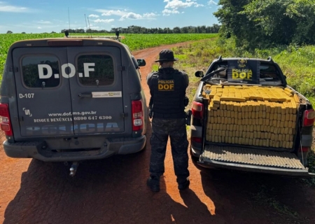 Picape é abandonada com quase uma tonelada de maconha em Guia Lopes da Laguna